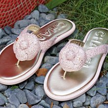 Chanel G31577 Thongs camellia sandles 毛呢山茶花涼鞋 粉紅 現貨