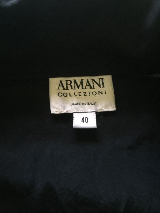 * 衣服買二送一* Armani collezioni 黑色純絲荷葉邊領襯衫 40號
