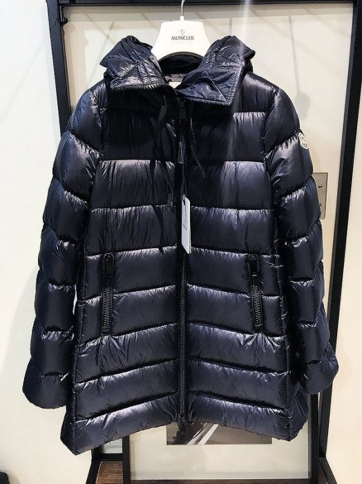 《今日下標分享價、全新真品》Moncler Suyen Jacket 藍黑色/深藍色 中長版羽絨外套、0號