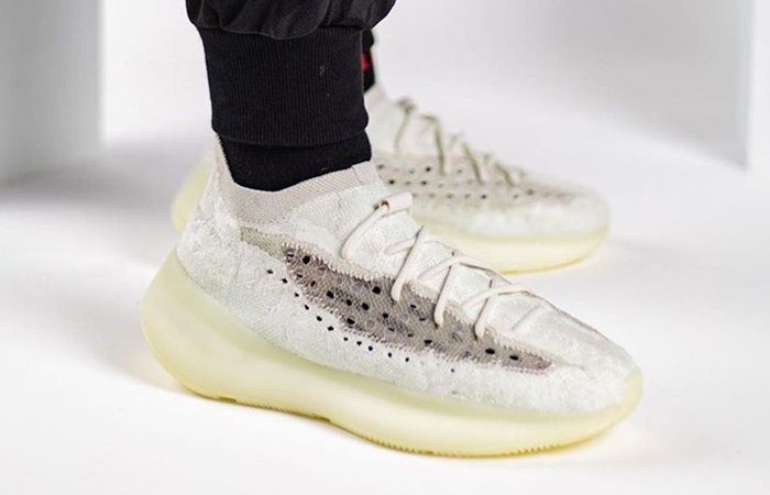 adidas Yeezy Boost 380 Calcite Glow GZ8668 代購附驗鞋| Yahoo