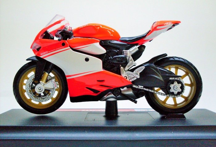 【杜卡迪摩托車模型】Ducati 1199 Superleggera 2014 重機模型 Maisto 1/18精品車模