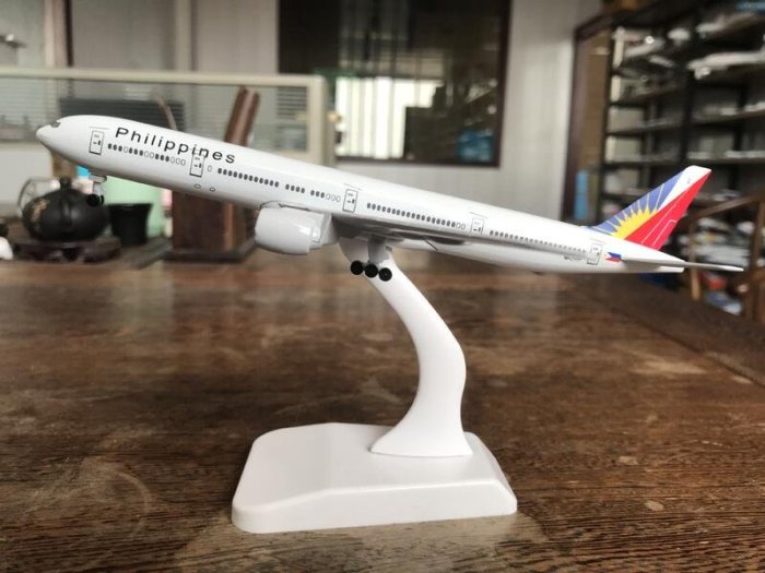 波音 B777 300ER 1/400 印尼航空 多款塗裝可選 客機 民航機 長18.5CM 金屬模型 飛機模型