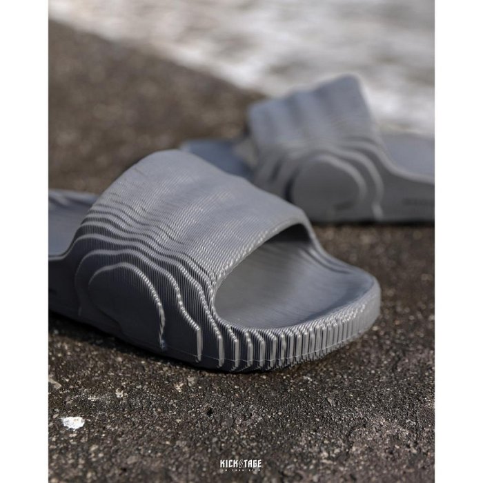 ADIDAS ADILETTE 22 SLIDES 鐵灰色 波紋 防水拖鞋 男女鞋【HP6522】yeezy平民版