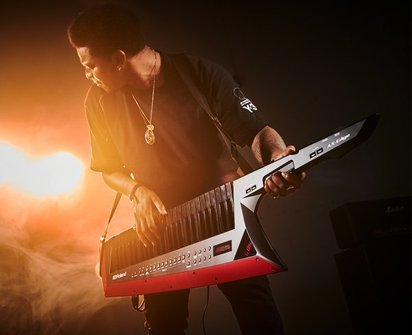 [免運費分期零利率]Roland AX-EDGE Keytar 肩背式鍵盤/合成器 台灣公司貨原廠保固