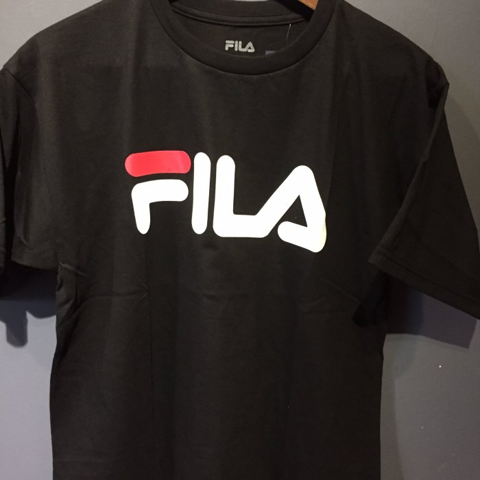 MORE INFO men's fila logo tee shirt BLACL/GERY 現貨+預購