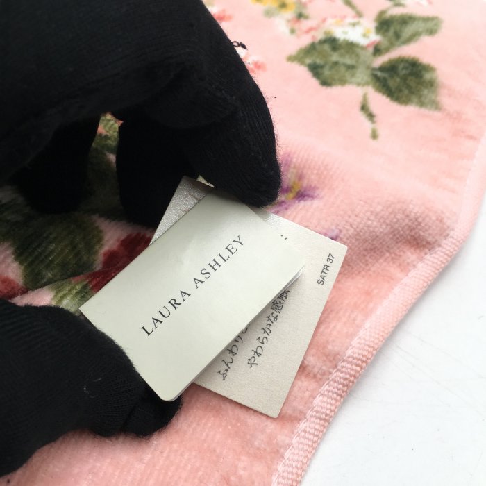 【皮老闆二店】新古真品 LAURA ASHLEY 方巾 毛巾 綿100% 花紋 26*26 白244