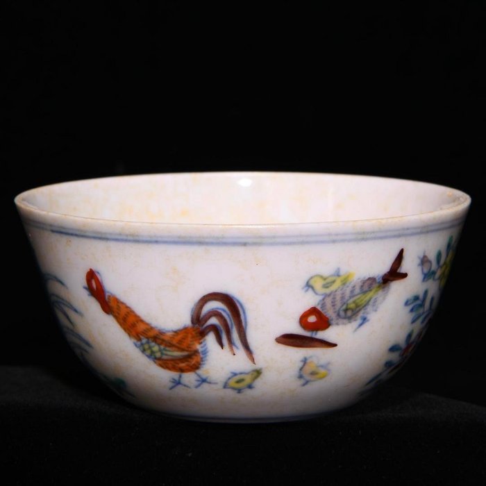 成化斗彩四大天王紋雞缸杯，高3.8cm直徑8.5cm，編號2 青花 粉彩 鈞窯【丸子】1730