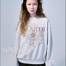 SaNDoN x『mardi_mercredi』冬季限定新色 刺繡立體印花設計燕麥奶茶超可愛大學TEE 231026