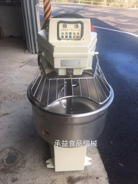 售  中古新麥螺旋式攪拌機