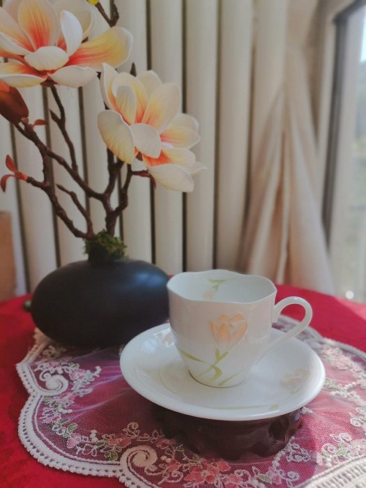 回流MOMOYAMA郁金香浮雕圖案咖啡杯葵口