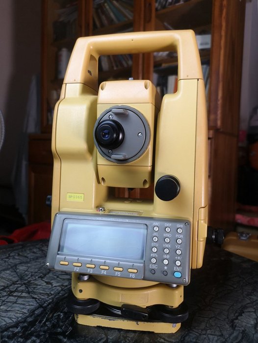 中古Topcon GTS-601 1秒全站儀 光波測距經緯儀