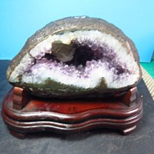 【競標網】天然高檔烏拉圭紫水晶小型晶洞2.6公斤(贈特製木座)(網路特價品、原價4000元)限量一件
