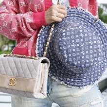 Chanel A66413 Chain Shoulder Flap 小牛皮3層鍊帶肩背 櫻花粉