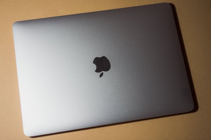 【售】2017年 MacBook Pro 13 吋 i7 16G 512G SSD 英文鍵盤 灰色 蘋果電腦