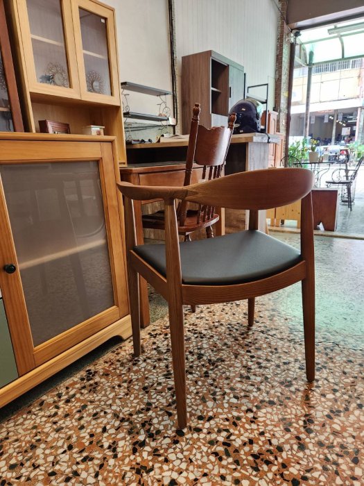 【zi_where】*Hans J.Wegner The Chair 牛角實木扶手單椅/總統椅/餐椅 復刻 $4527