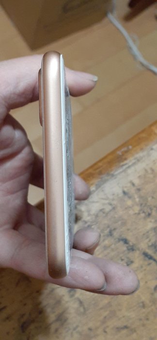 蘋果 Apple iPhone8+ iphone8plus （4G 1200萬畫素 64G A11）只測試可開機聲音正常電腦可讀 品相如圖 零件機 狀況: 破屏