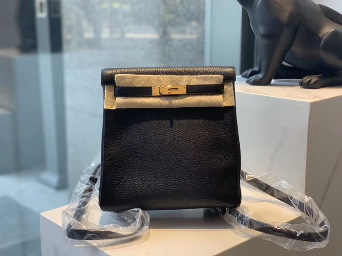 【Luxury Room極盡奢華】保證專櫃真品 愛馬仕Hermes Kelly ado 黑色 金釦 TC皮 黑金 凱莉包 後背包 雙肩包 超可愛 全新品 購證齊