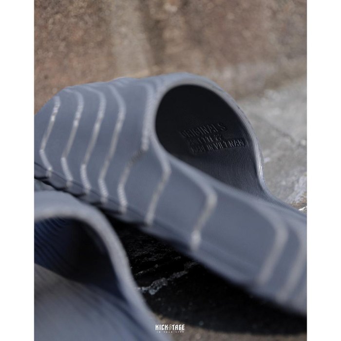 ADIDAS ADILETTE 22 SLIDES 鐵灰色 波紋 防水拖鞋 男女鞋【HP6522】yeezy平民版