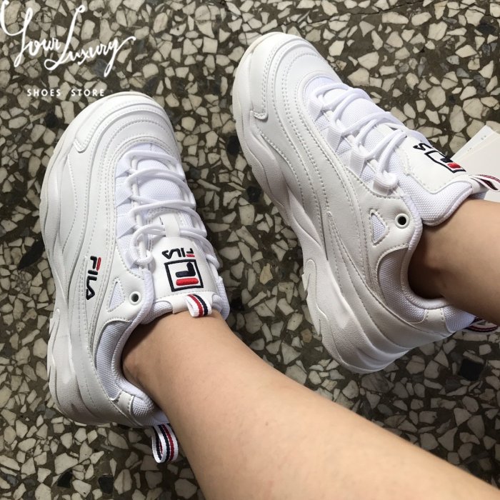 【Luxury】韓國代購 FILA Kim Yu Jeong 金裕貞 FILA RAY 現貨 球鞋 鋸齒鞋 白色 正品