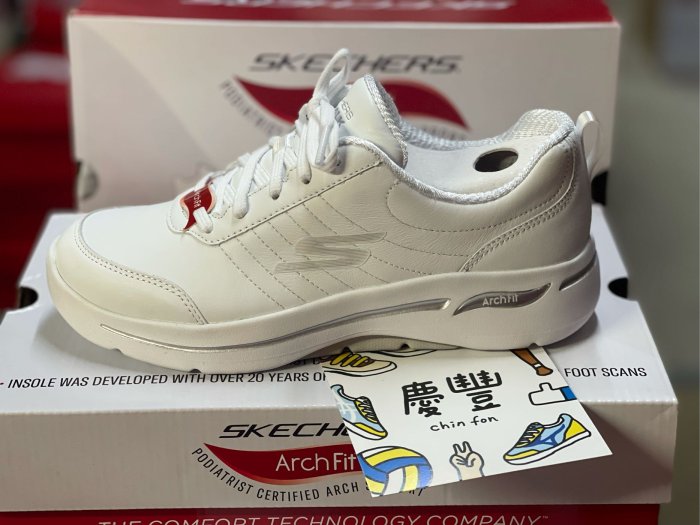 SKECHERS GO WALK ARCH FIT 女 全白 皮革 足弓支撐 慢跑 124413WHT護士鞋