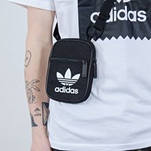 南◇現 Adidas Trefoil Festival Bag BK6730 黑色小腰包 愛迪達 側背方形包