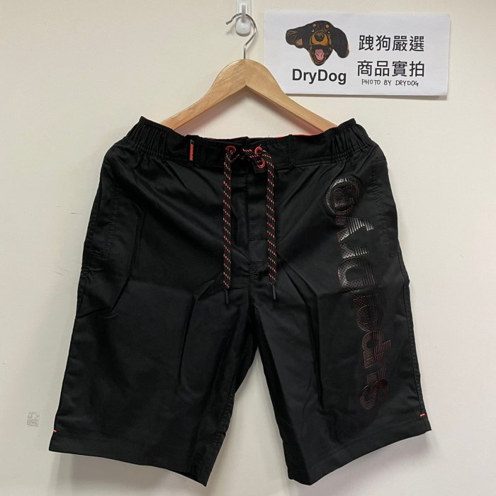 跩狗嚴選 極度乾燥 Superdry 經典 Logo 防水布料 海灘褲 泳褲 衝浪褲 運動褲 沙灘褲 短褲 黑色 黑橘