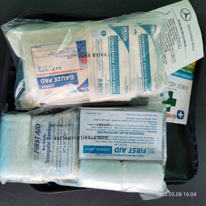 賓士Mercedes Benz原廠隨車附贈急救包料號Q4860026 First Aid Kit