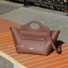 【茱麗葉精品】全新商品 BURBERRY 8039045 Mini Soft Pocket牛皮手提兩用包.咖 現貨