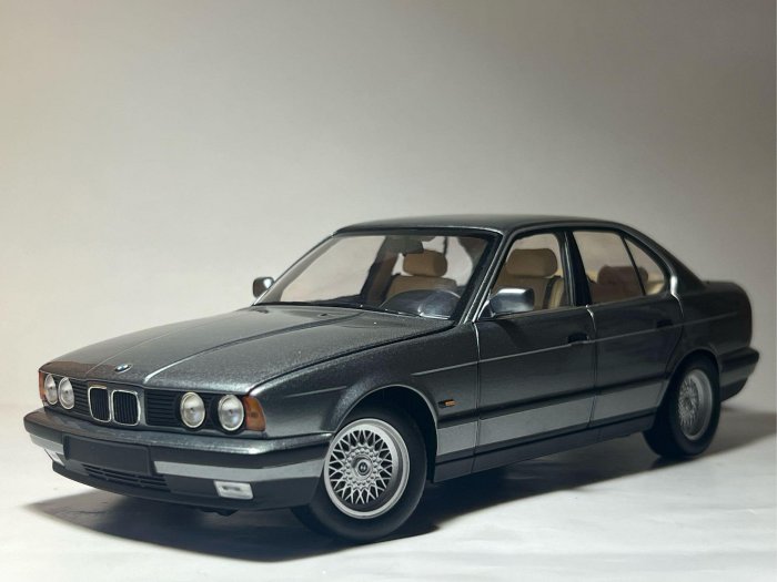 1:18 Minichamps BMW E34 535i