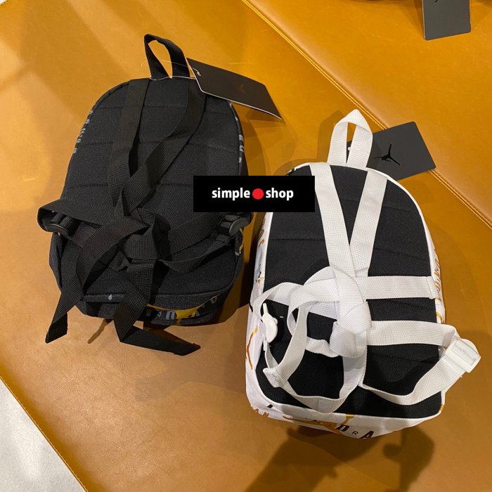 【Simple Shop】NIKE JORDAN 運動背包 滿版 小背包 後背包 黑色 白色 JD2143005TD