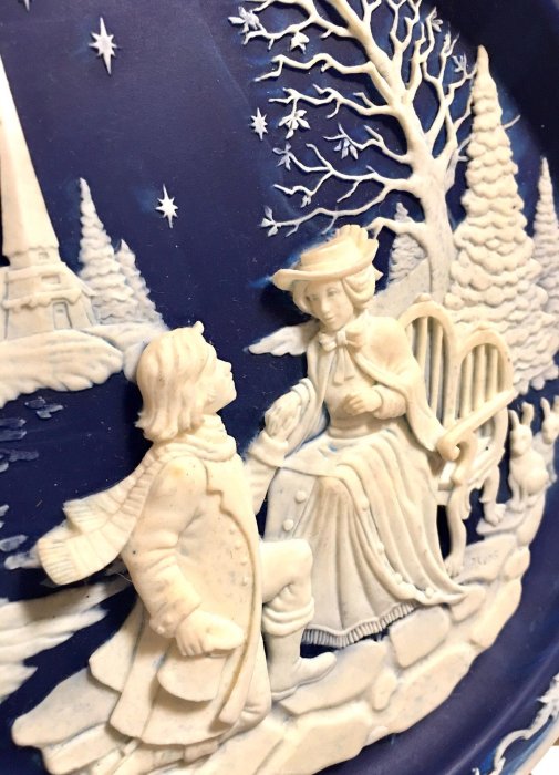 西洋古董浮雕工藝收藏瓷盤。 圣誕快樂系列。美國藝術家用堅實的