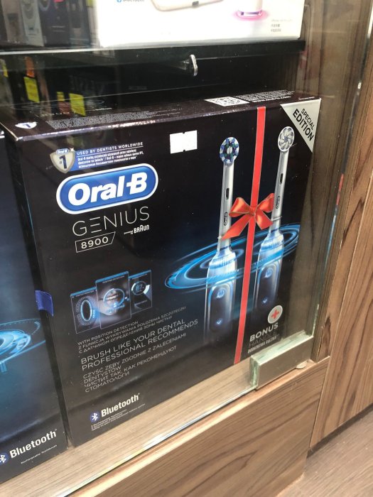 德國歐樂B/Oral-B Genius 8900 3D電動牙刷(智慧追蹤款)，黑銀色雙主機1組2支。