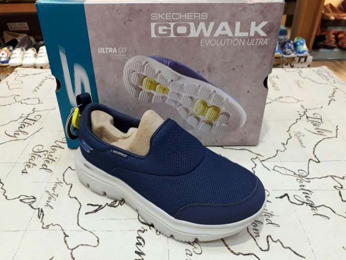 SKECHERS 男全天候系列 GO WALK EVOLUTION ULTRA GO DRI