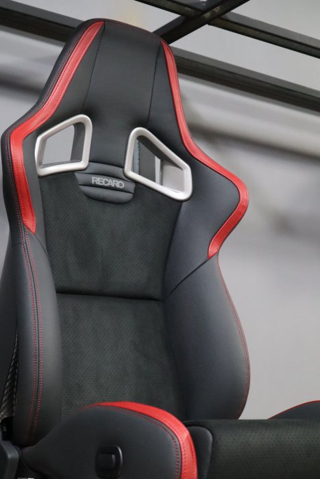 全新進口RECARO SPX AVANT CL210牛皮麂皮椅面/卡夢椅背/電動椅背調整最高階可調賽車椅