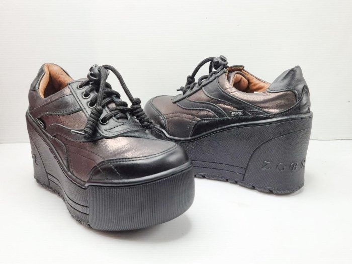 零碼鞋 9號 Zobr 路豹 牛皮厚底氣墊休閒鞋 A799 黑銀色 (超高底台9CM) 特價1390元A系列