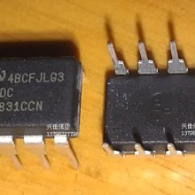 ADC0831CCN 直插 DIP8封裝 8位5類比數位轉換器晶片 W81-190428[340581]