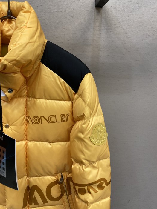 『名品站』Moncler休閒羽絨外套 英倫風型男夾克外套 原單大牌 專櫃精品MARE系列男士印花羽絨服10AT370