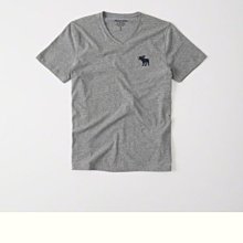 Maple麋鹿小舖 Abercrombie&Fitch ＊AF 灰色V領麋鹿LOGO素面短T＊( 現貨S/XL號 )