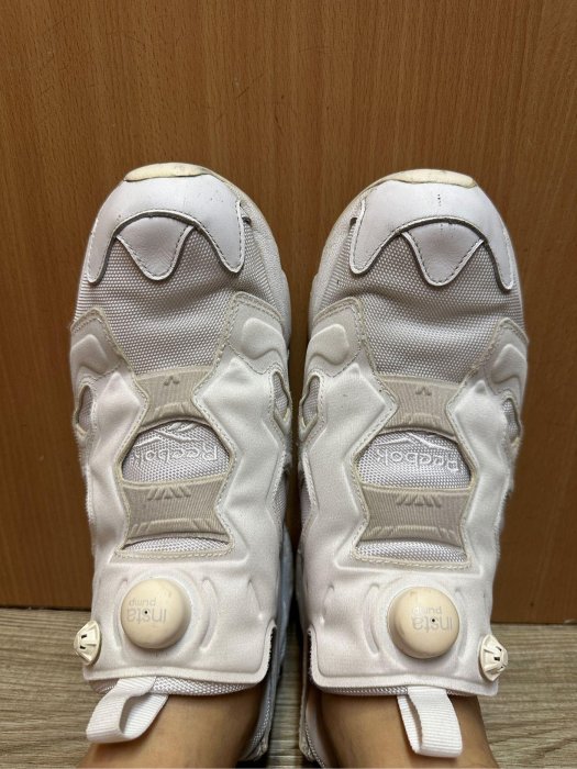 REEBOK INSTA PUMP US10慢跑鞋 二手Reebok PUMP系列 （沒有鞋盒）米白色慢跑鞋 二手慢跑鞋