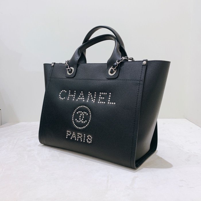 Chanel 購物包 沙灘包 皮革 黑色《精品女王全新＆二手》