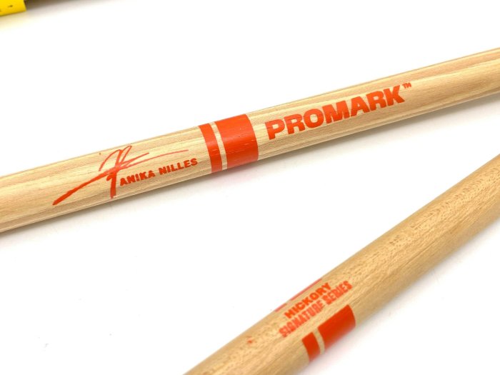 《白毛猴樂器》PROMARK 鼓棒 PMPX-RBANW Anika Nilles 簽名款 爵士鼓配件 鼓棒 樂器配件