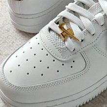 球鞋補習班W NIKE AIR FORCE 1 LX 白棕色金釦皮格紋女皮革復古休閒鞋