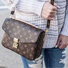 LV M40780 Pochette Metis Monogram 肩背手拿包