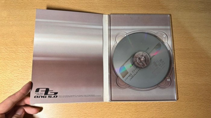 欣紘二手CD  盒裝 附月曆寫真本 張韶涵 ANG 5.0!