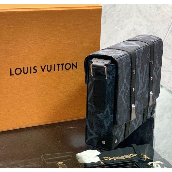 M57271 Louis Vuitton Monogram Pastel Noir TRUNK MESSENGER