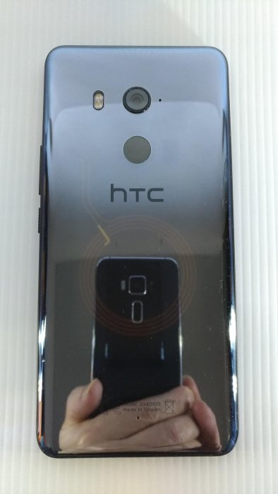 九成新HTC U11+ 4G/64G 透視黑 6吋 2K+顯示螢幕 3D曲面水漾玻璃 3,930mAh電量 IP68防水