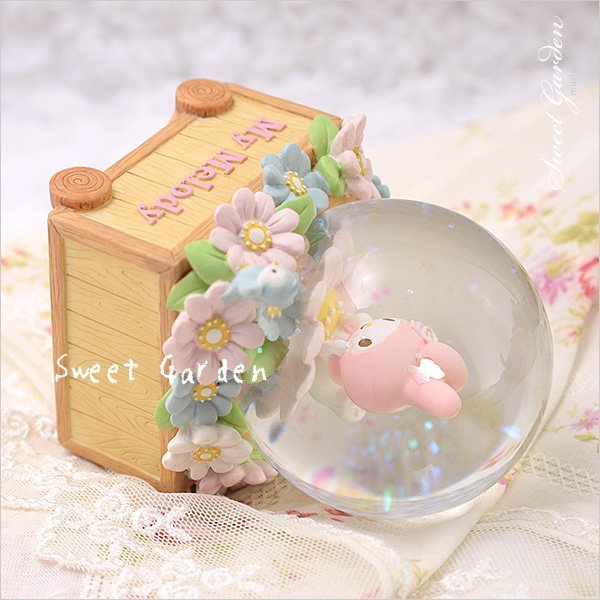 Sweet Garden, My Melody 花園小車音樂水晶球(免運) 可愛美樂蒂趴姿賞花 送小女孩房間擺飾