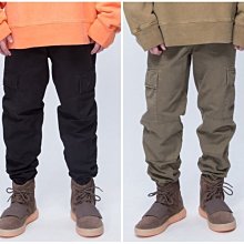 Cover Taiwan 官方直營 JOGGER PANTS 縮口跑褲 YEEZY SEASON 3 軍綠色 (預購)