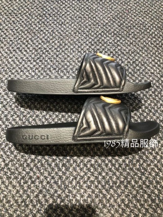 [1985精品服飾] 正品GUCCI 經典時尚 古馳 金屬Logo 真皮 休閒 拖鞋 義大利製  現貨UK7  優惠價