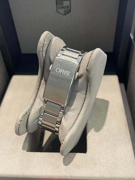 ORIS  豪利時  AQUIS RELIEF日期錶 不鏽鋼浮雕上圈 733 7730 4153 灰色錶盤